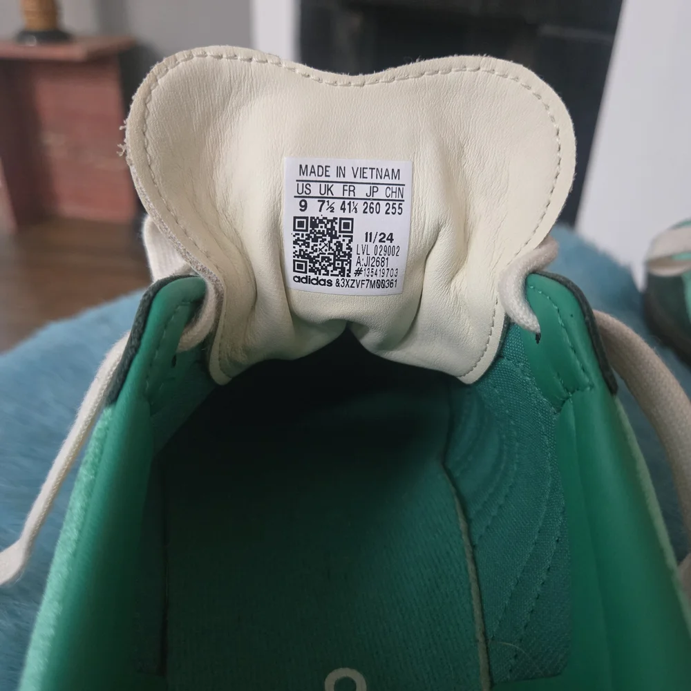 Adidas Sambas In Rare Colorway - Picture 6 of 6